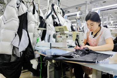 河北宁晋:小纱线、小布块"织造"百亿纺织服装大产业